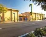 Studio Inn & Suites Downey