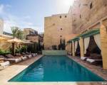 Riad Laaroussa- Guest House