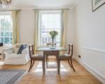 Vintage Regents Park Apartment