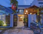 Red Moon Homestay Hoian