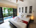 Coconut Grove Boutique Hotel