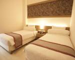 Viva Hotel Kediri By Front One