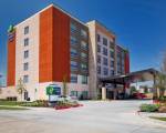 Holiday Inn Express & Suites Moore, an IHG Hotel