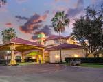 La Quinta Inn & Suites by Wyndham Houston West Park 10