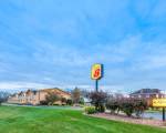 Super 8 by Wyndham Liverpool/Clay/Syracuse Area