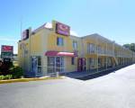 Econo Lodge at Military Circle