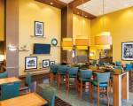 Hampton Inn & Suites Chesapeake-Square Mall