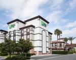 Holiday Inn Express and Suites Ontario Airport, an IHG Hotel