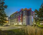 Holiday Inn Express & Suites Woodstock South, an IHG Hotel