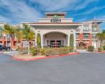 Holiday Inn Express & Suites, Lake Elsinore, an IHG Hotel