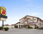 Super 8 by Wyndham Carlsbad