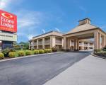 Econo Lodge Inn & Suites East