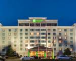 Holiday Inn and Suites Overland Park West, an IHG Hotel