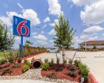 Motel 6 Houston, TX - North