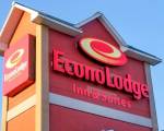 Econo Lodge Inn & Suites East