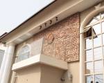 Lakeem Suites Adebola