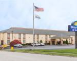 Days Inn & Suites by Wyndham Bloomington/Normal IL