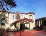 Red Roof Inn & Suites Houston - Hobby Airport