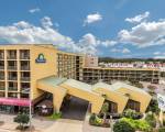 Days Inn by Wyndham Virginia Beach At The Beach