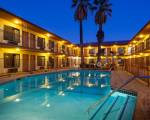 Studio City Court Yard Hotel