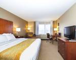 Comfort Inn & Suites East Moline near I-80