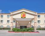 Super 8 by Wyndham IAH West/Greenspoint