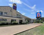 Motel 6 Austin, TX - Central Downtown UT