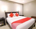 OYO 103 Artina Suites Hotel