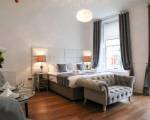 Edinburgh Castle Apartments and Suites