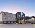 Days Inn & Suites by Wyndham Warman Legends Centre