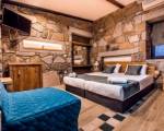 Keros Blue Luxury Rooms & Villas In Wilderness