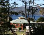 Snug Beach Cabin And Caravan Park